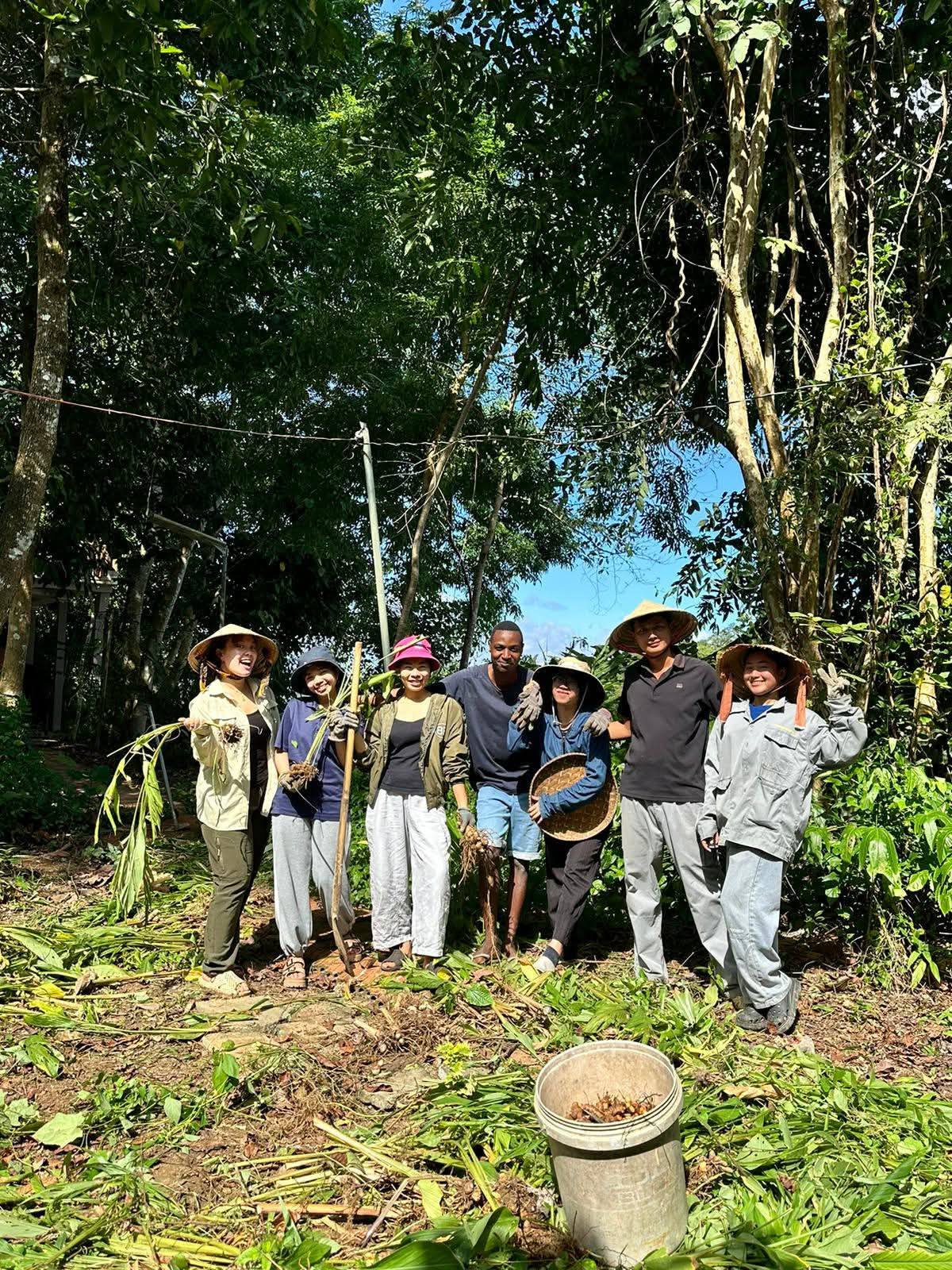 Volunteer Teachers & International Volunteers