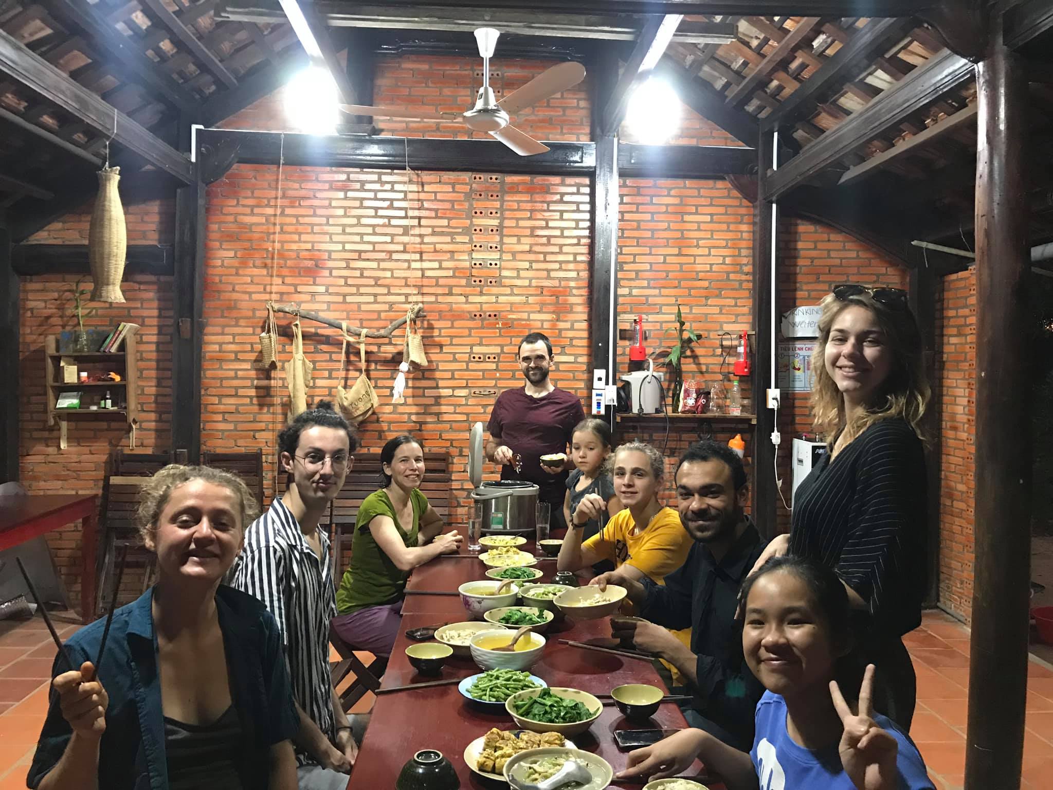 Tình nguyện tại Núi Tượng